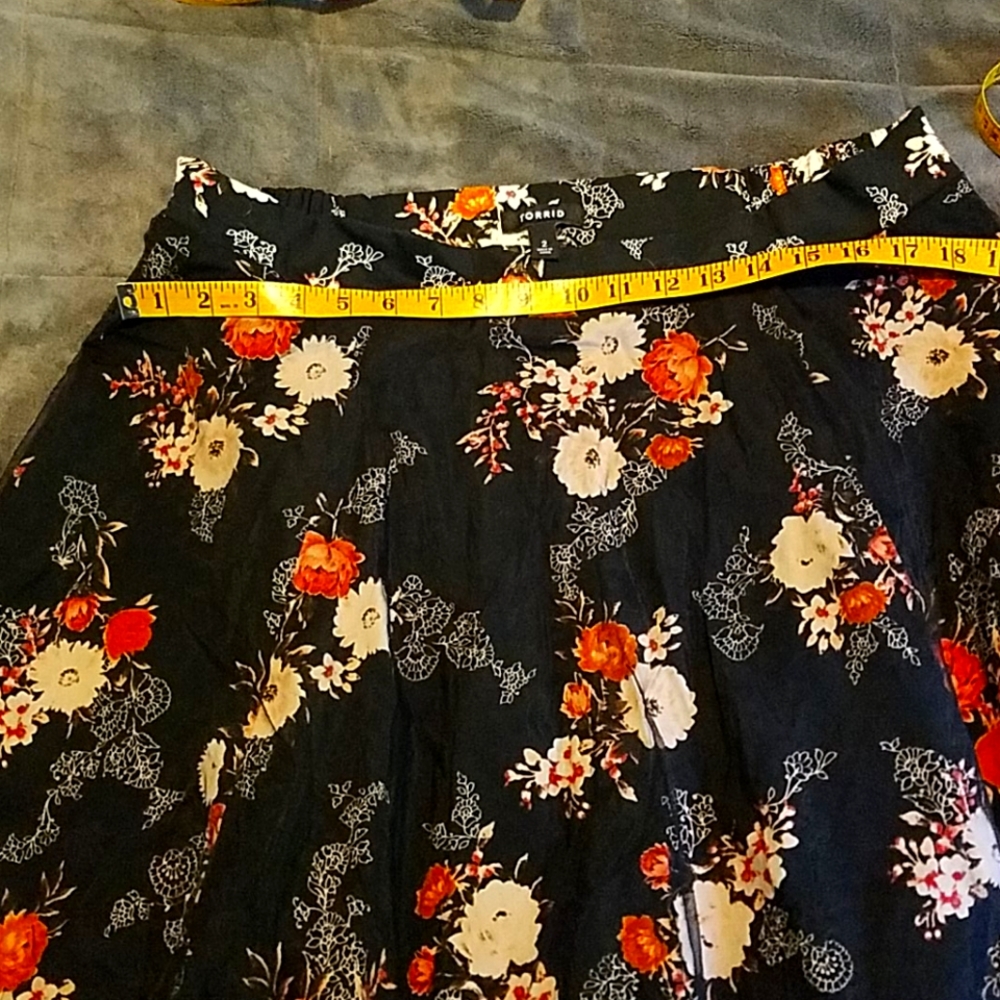Adorable skirt Like New